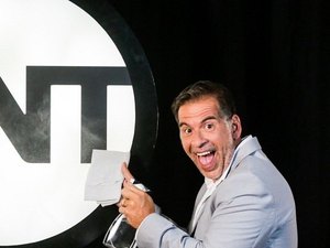 Leandro Hassum fecha novo programa na TNT, “2000 e Vishhh”