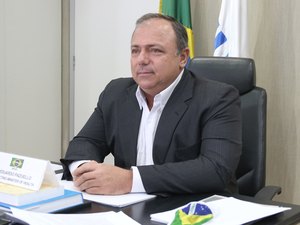 Governo muda protocolo e autoriza hidroxicloroquina para casos leves de Covid-19