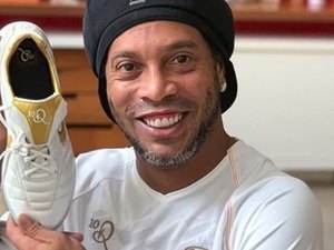 Ronaldinho pode ter problemas para viajar mesmo sem entregar o passaporte