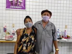 Casal mantém sorveteria há 24 anos no Centro de Maragogi