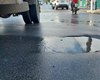 Buraco causado por vazamento de água vem aumentando na Rua Vicente Nunes de Albuquerque