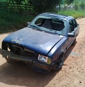 Populares encontram carro abandonado na Zona Rural de Arapiraca