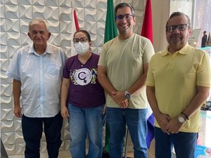 Prefeito e Sinteal anunciam pagamento de Fundef, mas dinheiro nunca foi pago