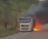 Caminhoneiro consegue salvar cabine de carreta em incêndio