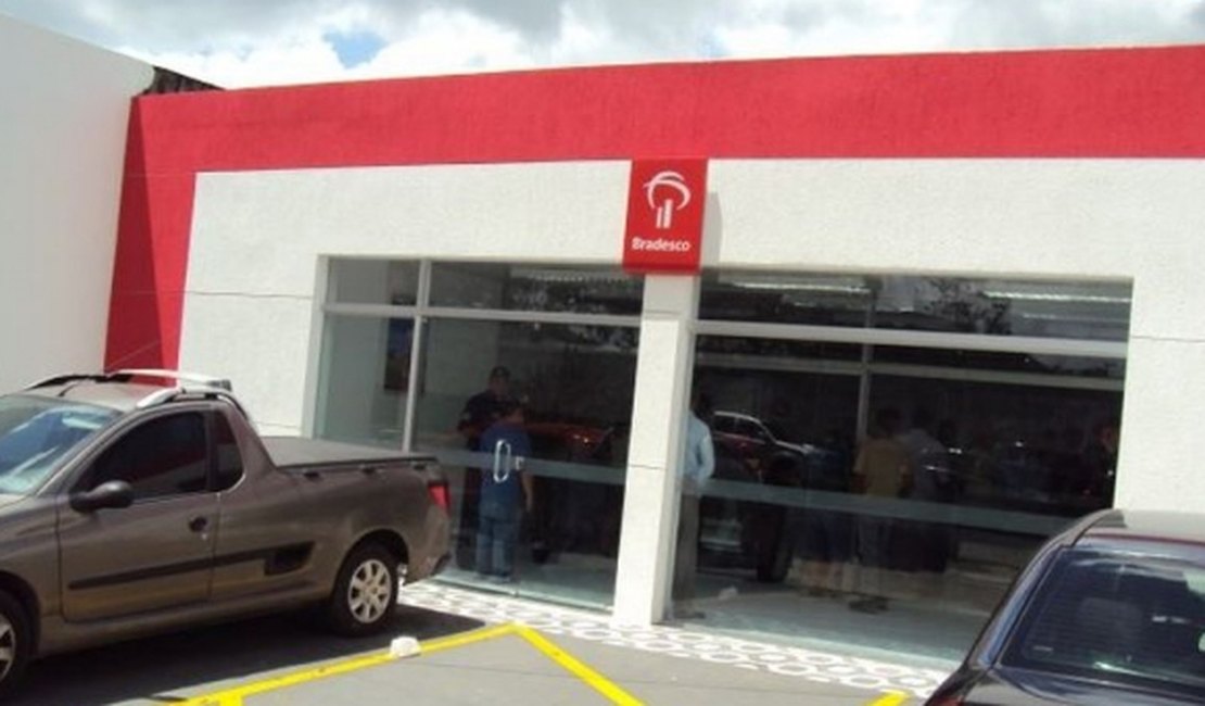 Quadrilha rouba agência do Bradesco em Maceió
