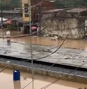 Chuva intensa alaga Vale do Reginaldo e acende alerta da Defesa Civil em Maceió