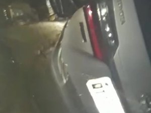 [Vídeo] Criminosos incendeiam carro de vereador em Porto de Pedras