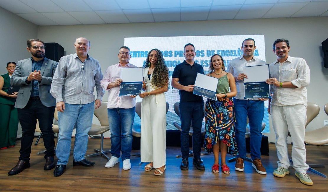 Governador Paulo Dantas entrega premiação a pesquisadores e reforma da sede da Fapeal