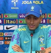 Raphinha revela parabéns de Ronaldinho Gaúcho e desafio de manter foco após 'veto' na Seleção