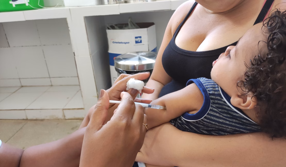 Vacinação contra a meningite bacteriana é ampliada em Penedo para crianças de 12 meses