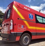 Colisão entre carro e motocicleta deixa uma mulher ferida em Rio Largo