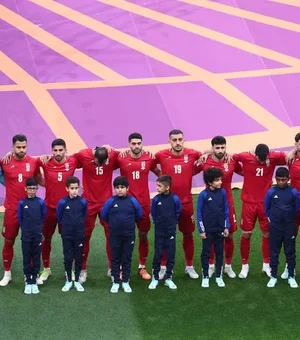 Jogadores do Irã optam por não cantar hino nacional na Copa do Mundo