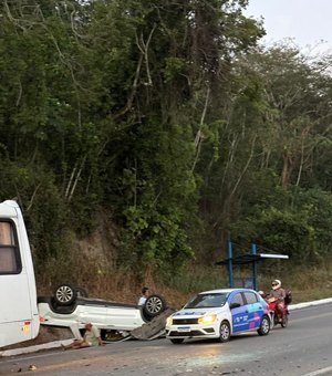 Colisão entre caminhão e picape deixa feridos na BR-316 em Satuba