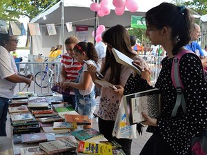 Cooperativa de Bibliotecários realiza Feira de Troca de Livros 