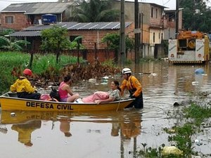 Defesa Civil desocupa 300 casas em Angra dos Reis