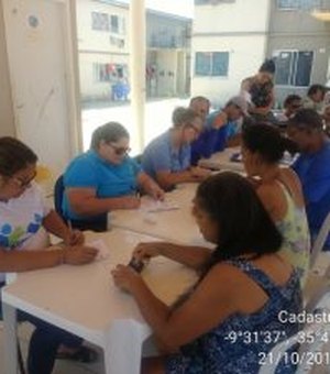 Casal regulariza situação de moradores do Residencial Maceió I