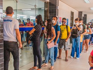 Estudantes que não realizarem a renovação podem perder o acesso à gratuidade