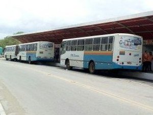 Com redução de horários, empresas de ônibus antecipam férias de funcionários em Arapiraca