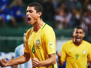 Redenção: Craque da seleção de futebol de areia explica como saiu do tráfico