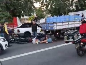 Acidente envolvendo quatro veículos deixa feridos na Avenida Fernandes Lima, em Maceió