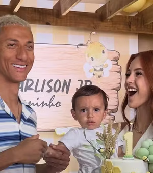 Fora da Copa, Richarlison comemora 1 ano do filho em segunda festa com avós maternos