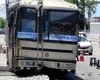 Motorista perde controle de ônibus e colide com poste de energia no bairro do Feitosa