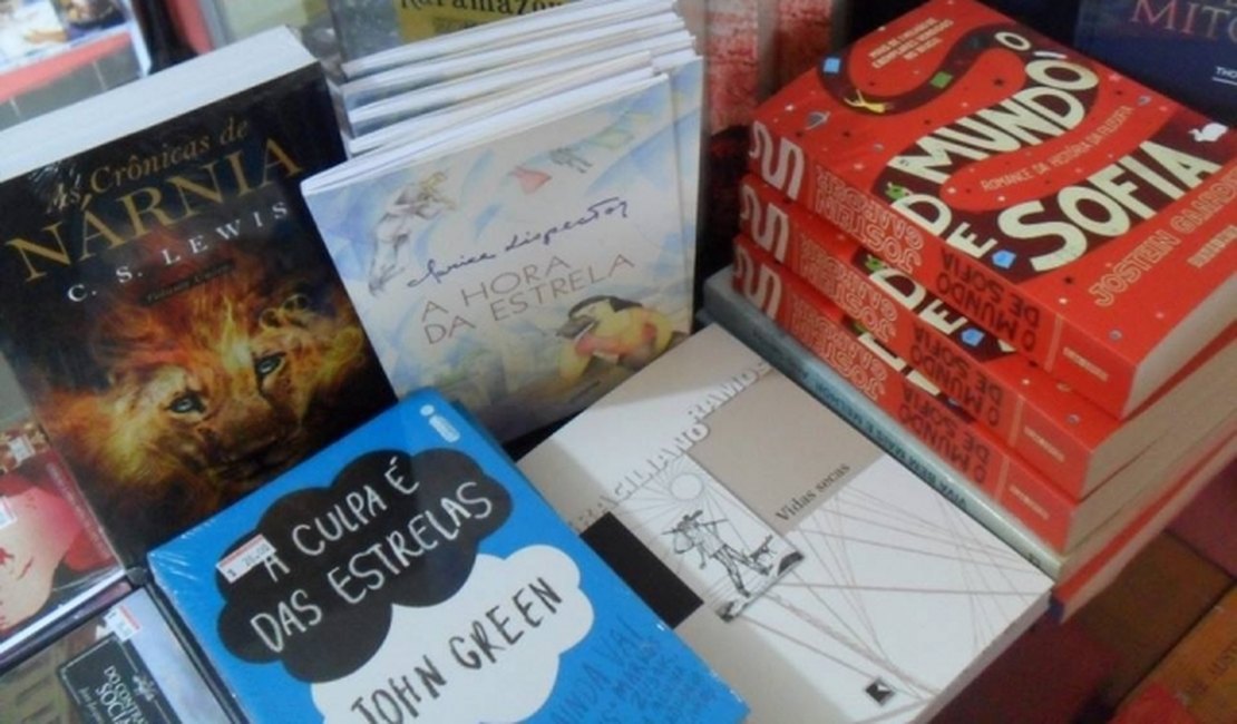 Estudante monta livraria em Arapiraca para facilitar acesso aos livros