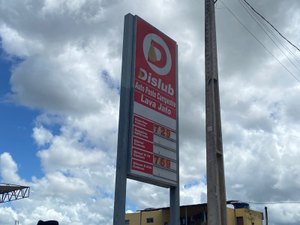 Litro da gasolina passa custar R$ 7,29 e diesel R$ 7,69 em Campestre