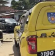 Jovem de 20 anos é morto a tiros em frente de casa na Grota da Moenda