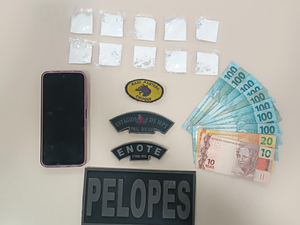 PM faz abordagens e apreende arma, drogas e dinheiro em Penedo e Igreja Nova