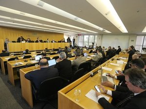 OAB/AL aponta ‘retrocesso social’ em decisão que libera tratamento para 'cura gay' 