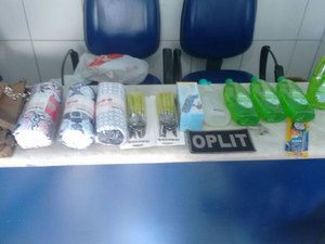 Menor é presa em flagrante roubando produtos de supermercado