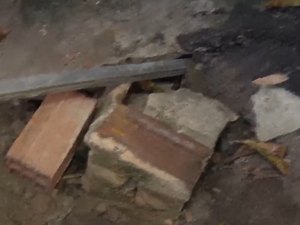 Rachaduras e crateras preocupam moradores do Bebedouro