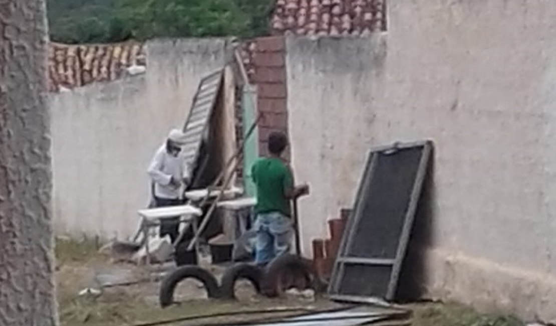 [Vídeo] Prefeitura de Arapiraca inicia obra de reparo em muro de escola após denúncia do 7Segundos