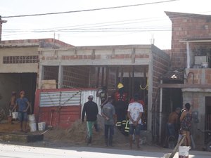 Laje de construção desaba sobre trabalhadores em Maragogi