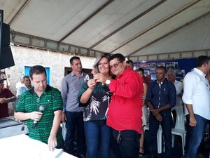 Vereadora prestigia entrega de ambulâncias em Porto Real do Colégio