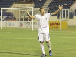 Diretoria do Confiança confirma retorno do atacante Tito, artilheiro em 2017