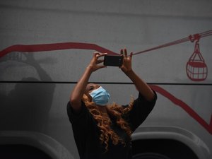 Menções sobre coronavírus nas redes sociais do Brasil têm mais piada do que medo