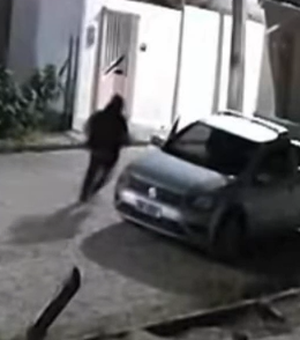 [Vídeo] Imagens mostram suspeito fugindo após matar jovem em Pindorama