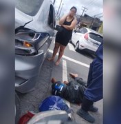 Motociclista fica ferido em colisão com carro na Cachoeira do Meirim, em Maceió