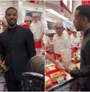 Michael B. Jordan celebra vitória do Oscar em fast food e causa alvoroço com estatueta