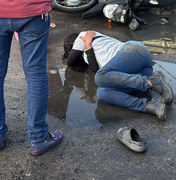 Motociclista fica ferido após colisão com carro em rotatória de Arapiraca