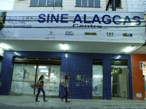 Sine Alagoas oferece mais de 60 vagas de emprego na capital e interior