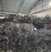 Projeto Poste Limpo retira 140 quilômetros de fios dos postes na capital