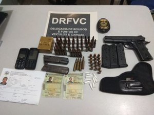 Trio acusado de roubo de cargas é preso com arma e drogas em Maceió
