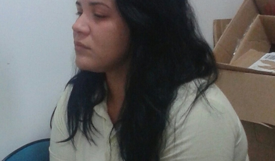 Estudante de direito é presa com cerca de 50 KG de maconha prensada