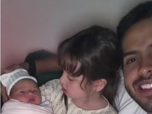 Marido de Malu Borges mostra primogênita conhecendo a irmãzinha