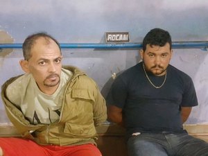 Durante fuga, suspeitos atiram contra carro da polícia, mas acabam presos