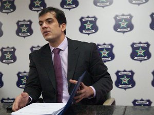 Delegado diz que pai acusado de espancar própria filha pode perder a guarda