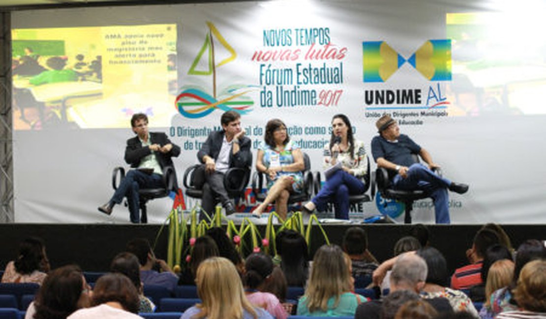 Pauline Pereira defende diálogo entre prefeituras e sindicatos da Educação	